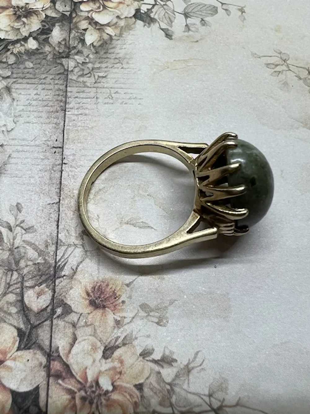 Vintage 10k Solid Yellow Gold Cocktail Ring featu… - image 5