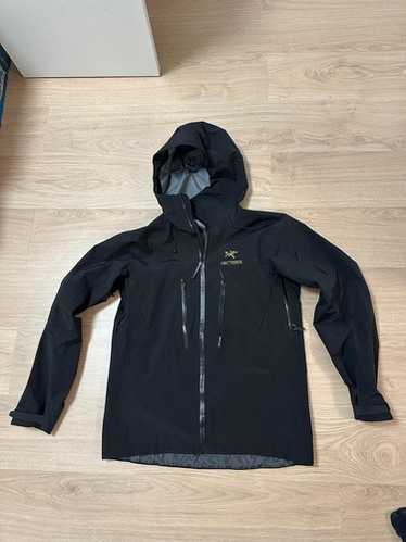 最新モデル新品24 Arc’teryx Alpha SV L Black 黒 アークテリクスアルファSV 24Kブラック