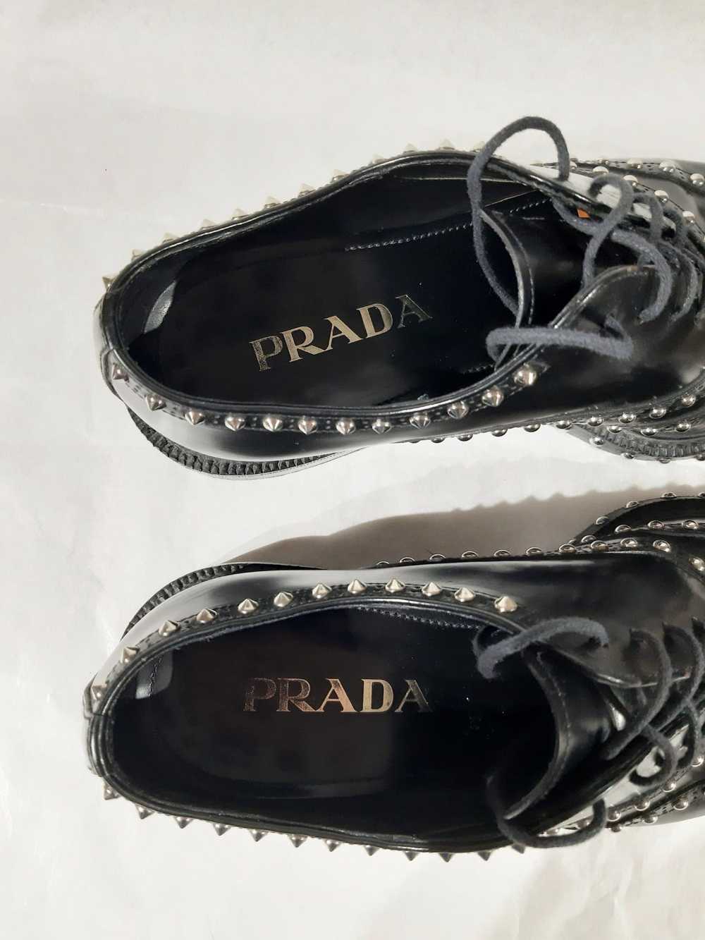 Prada FW 2009 Runway Studded Leather Derby Shoes - image 10