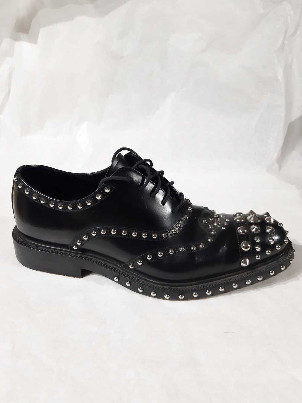 Prada FW 2009 Runway Studded Leather Derby Shoes - image 6