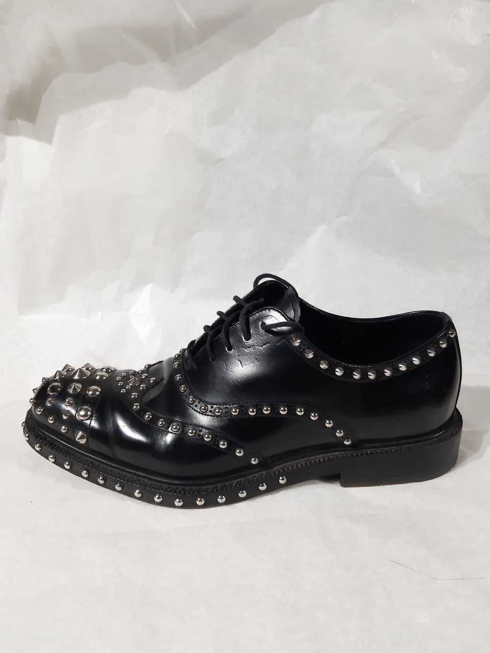 Prada FW 2009 Runway Studded Leather Derby Shoes - image 7