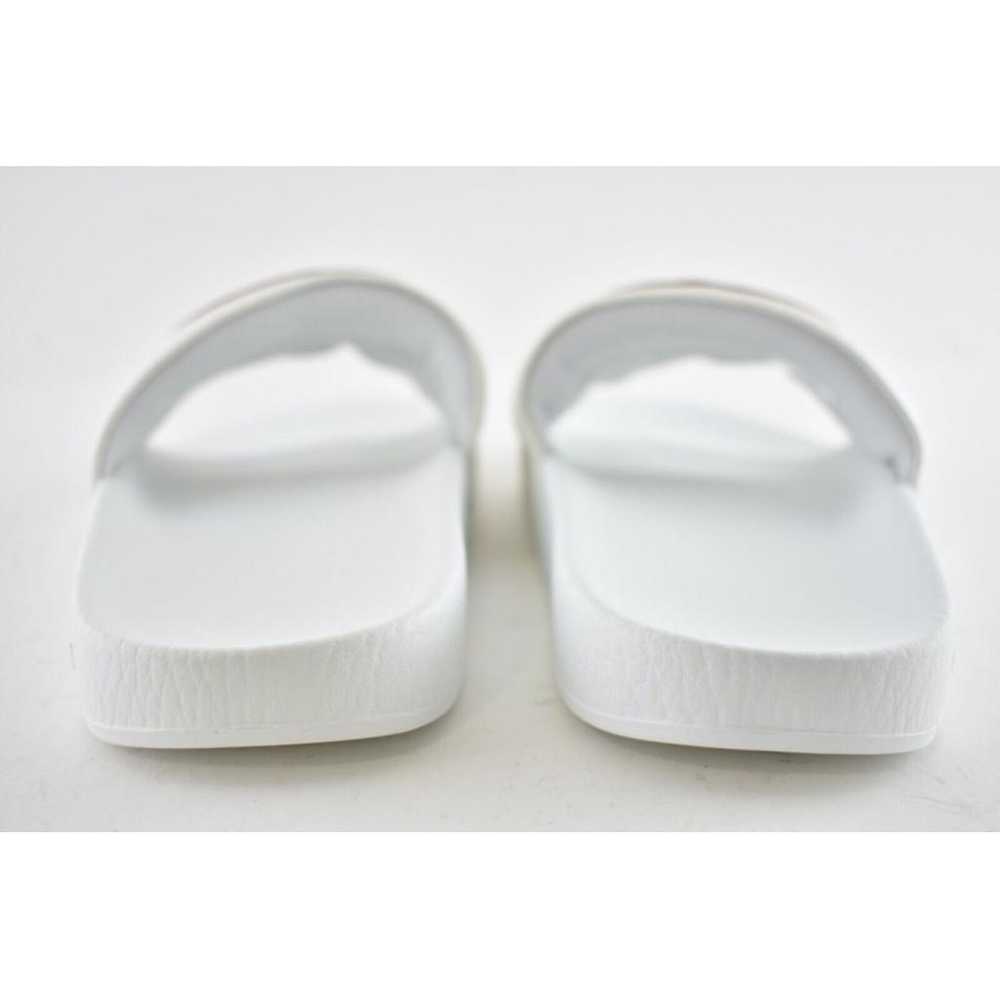 Gucci Leather flip flops - image 11