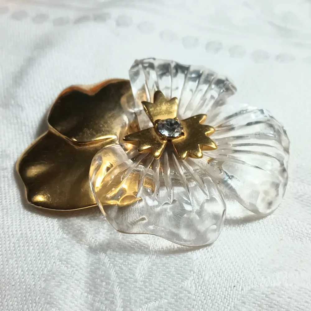 Gold tone Lucite Ice pansy flower fur clip - image 2