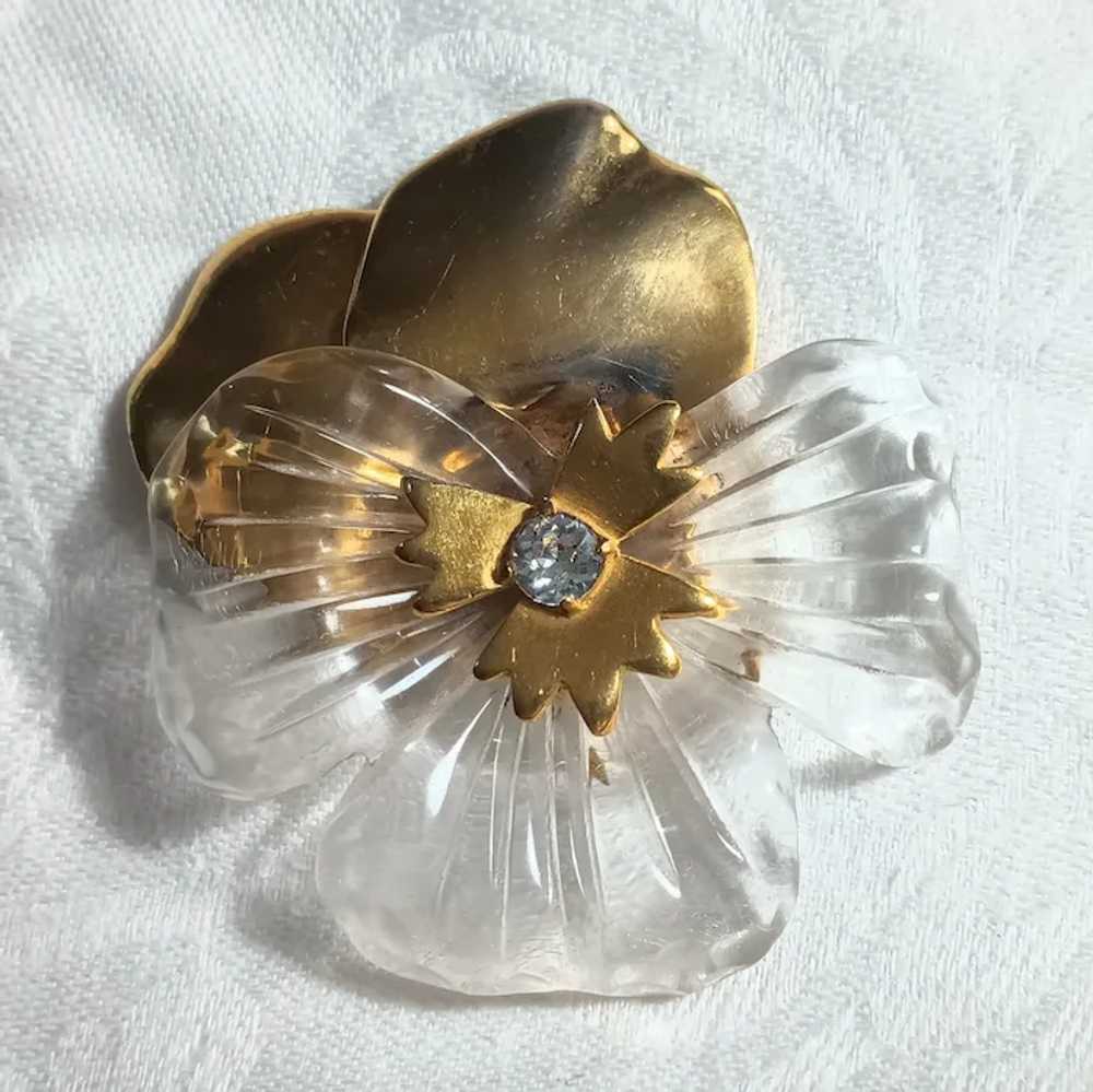 Gold tone Lucite Ice pansy flower fur clip - image 6