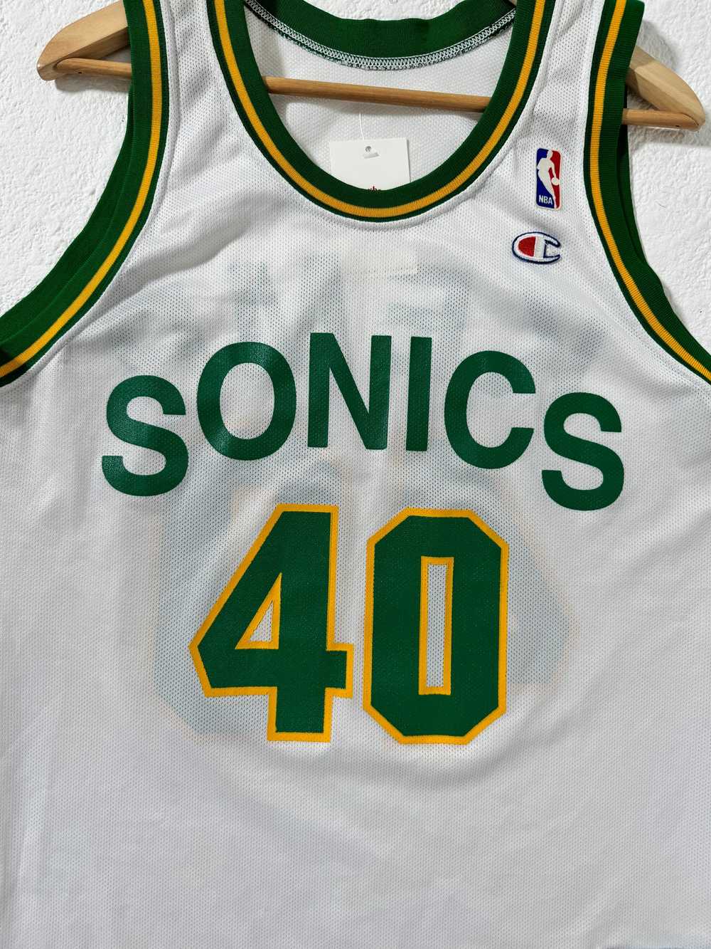 Seattle Supersonics Shawn Kemp Jersey White Sz. M… - image 3