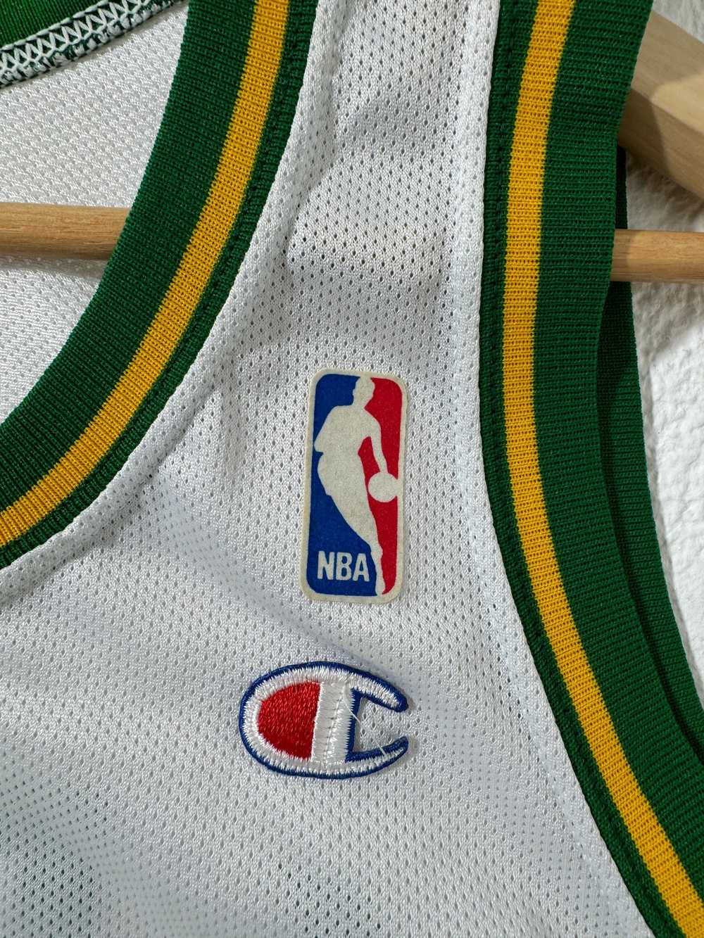 Seattle Supersonics Shawn Kemp Jersey White Sz. M… - image 4