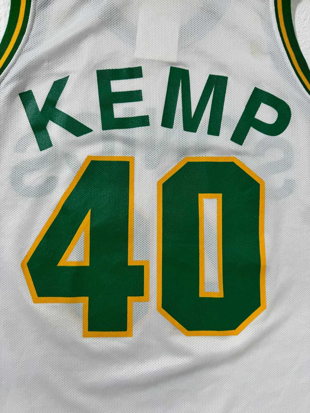 Seattle Supersonics Shawn Kemp Jersey White Sz. M… - image 6