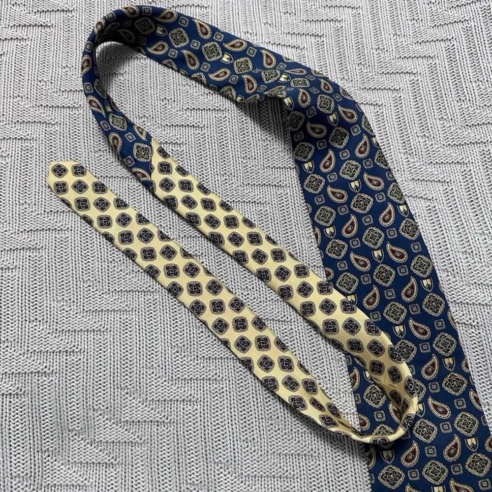 Vintage Tommy Hilfiger navy paisley silk tie - image 3