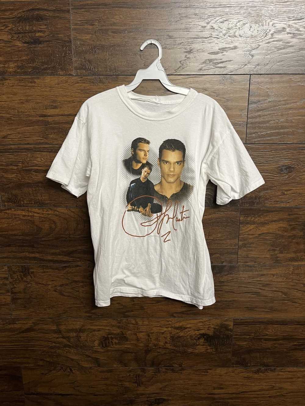 Wonderland VTG Young Ricky Martin T-shirt 1999 Ba… - image 1