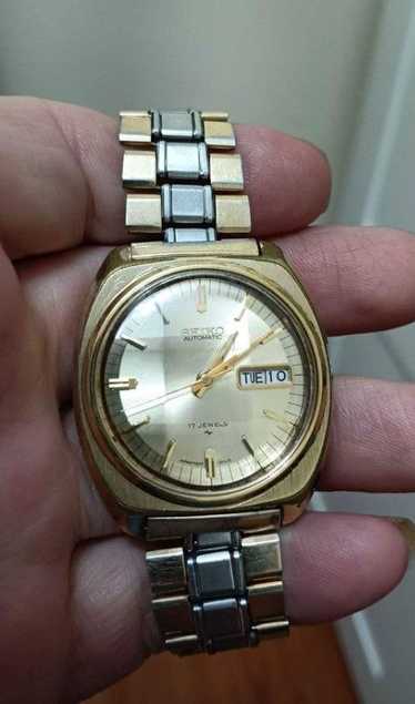 Designer × Seiko SEIKO Vintage Men's Watch Gold