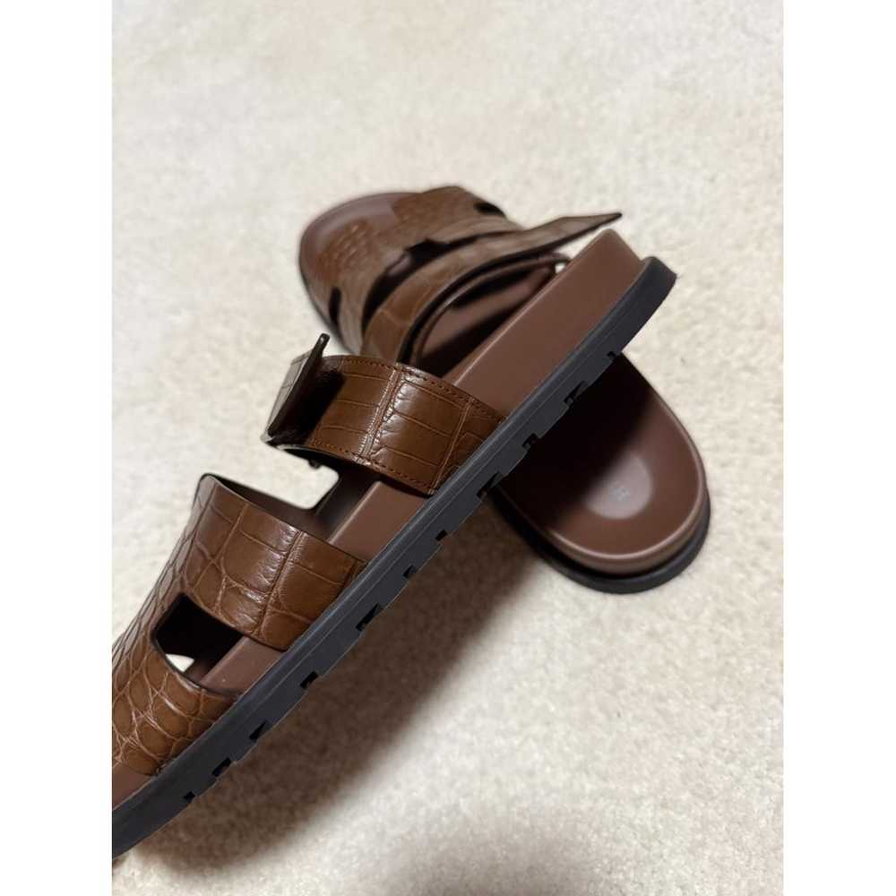 Hermès Chypre crocodile sandals - image 5