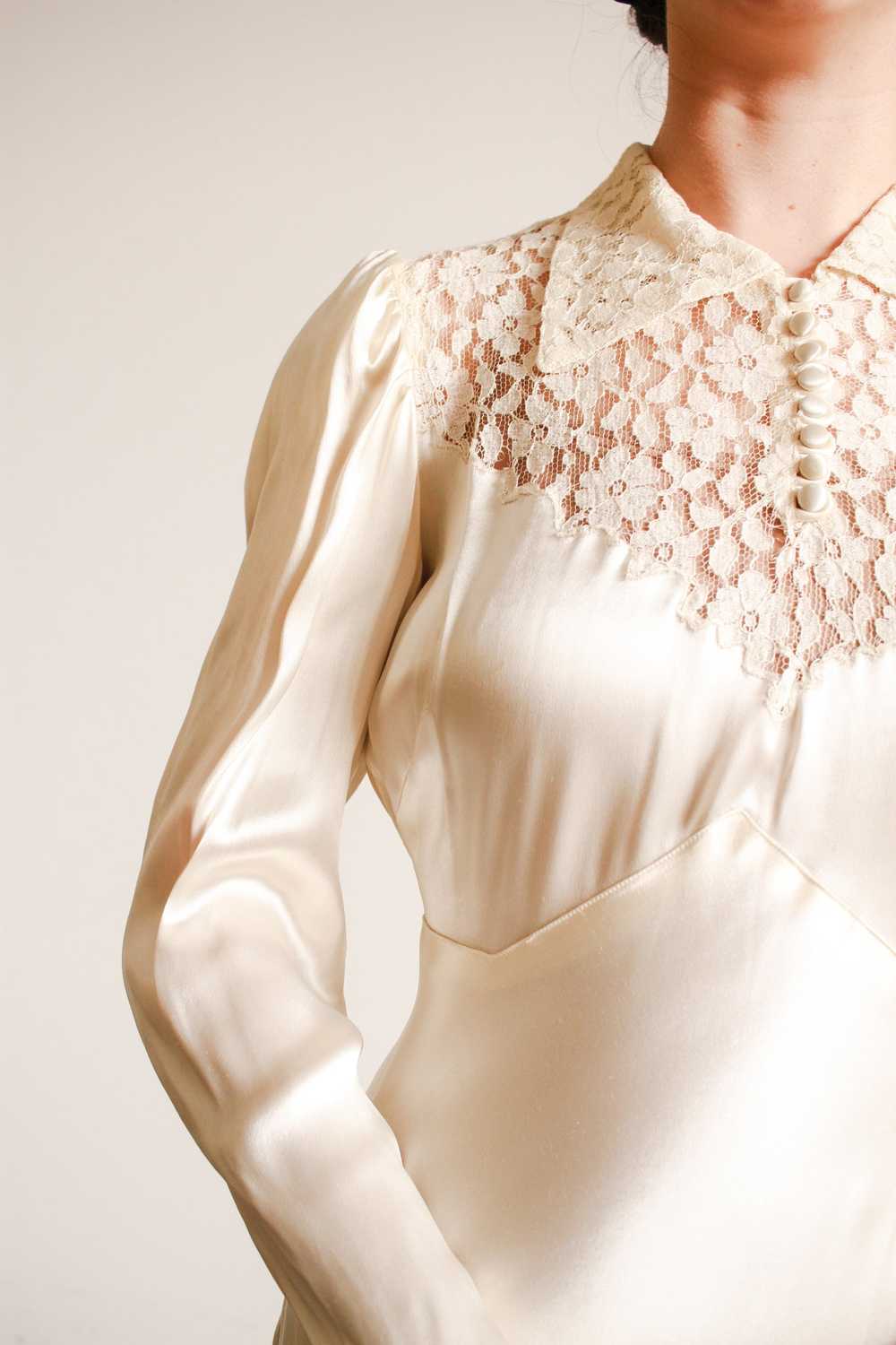 1930s Ivory Liquid Satin Lace Yolk Wedding Gown - image 12