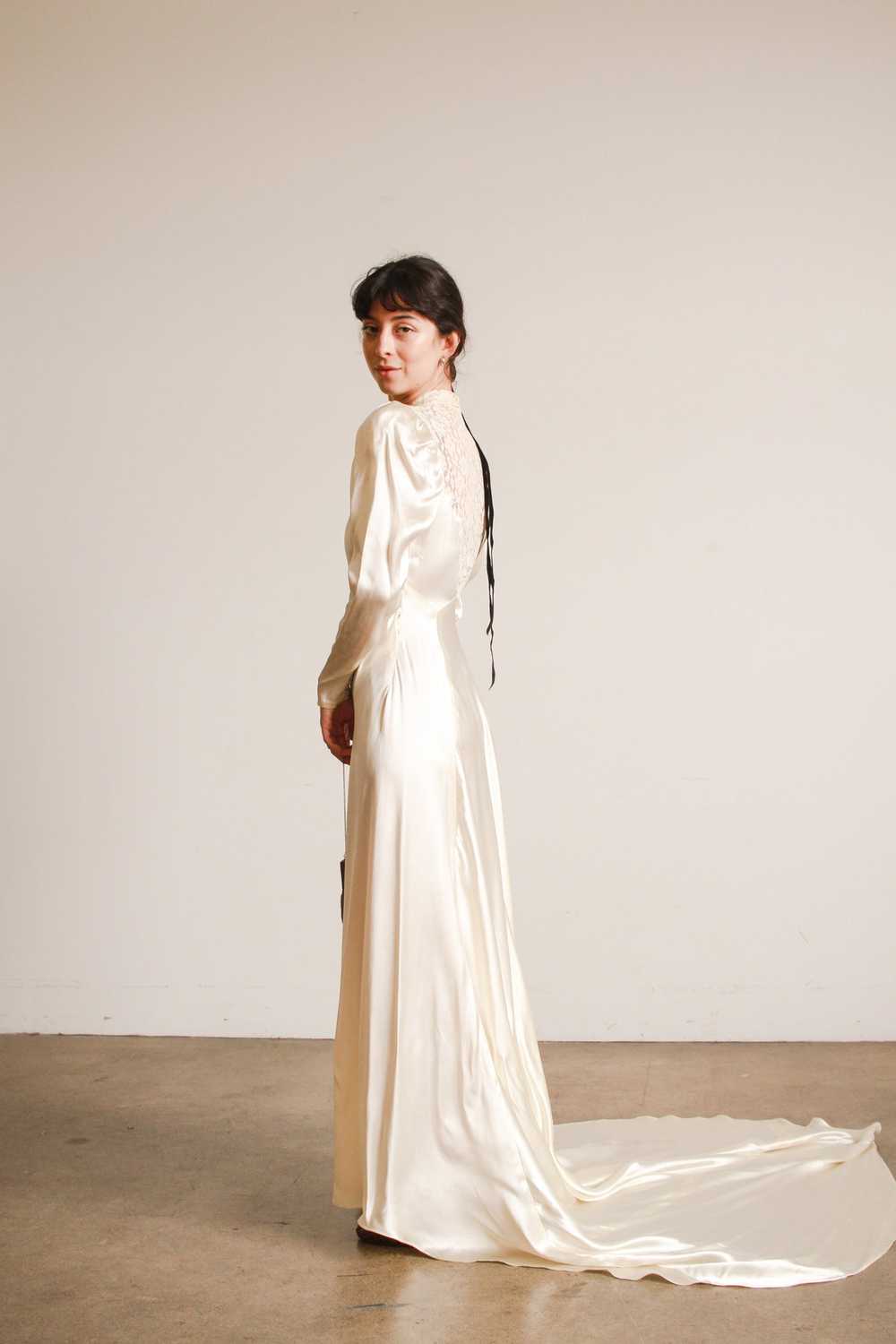 1930s Ivory Liquid Satin Lace Yolk Wedding Gown - image 9