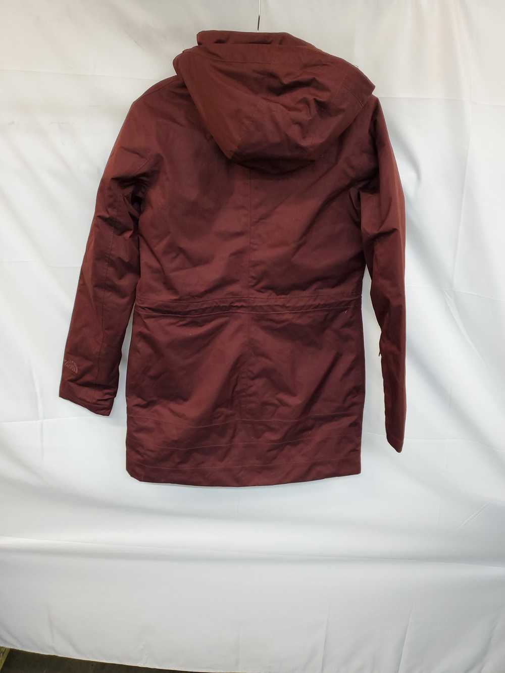 Wm The North Face Burgundy Triclimate Hooded Coat… - image 3