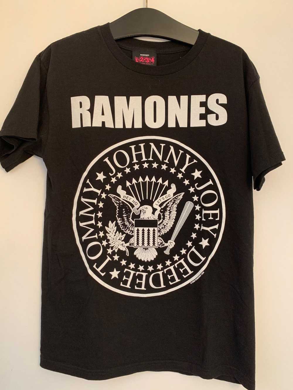 Band Tees × Rock T Shirt × Rock Tees RAMONES Pres… - image 2