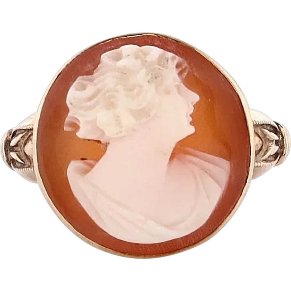 Antique Cameo Ring in 10K Yellow Gold Size 5 - image 1