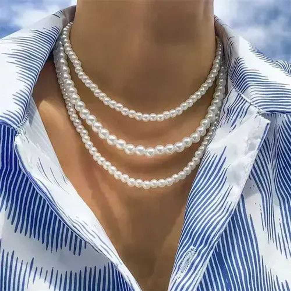 Streetwear Triple Pearl Necklace - image 1