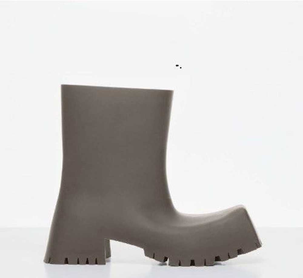 Balenciaga o1in1g0724 Trooper Bootie in Brown - image 1