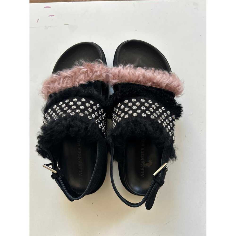 Alexander McQueen Faux fur sandals - image 5