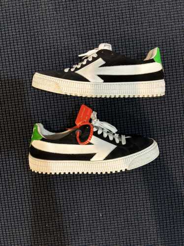 Off-White Off-White Low top Sneaker