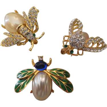 Collection of charming costume BEE scatter pins