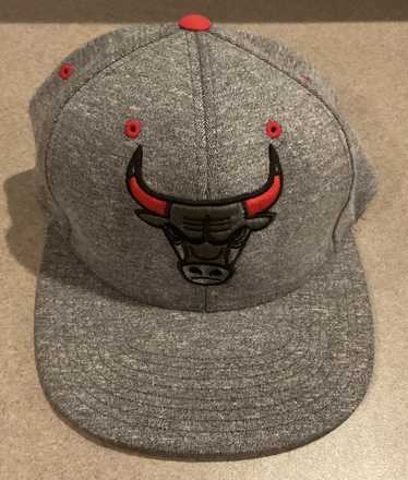 Mitchell & Ness Mitchell and Ness Grey Chicago Bu… - image 1