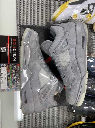 Jordan Brand × Kaws KAWS x Air Jordan 4 Retro Grey