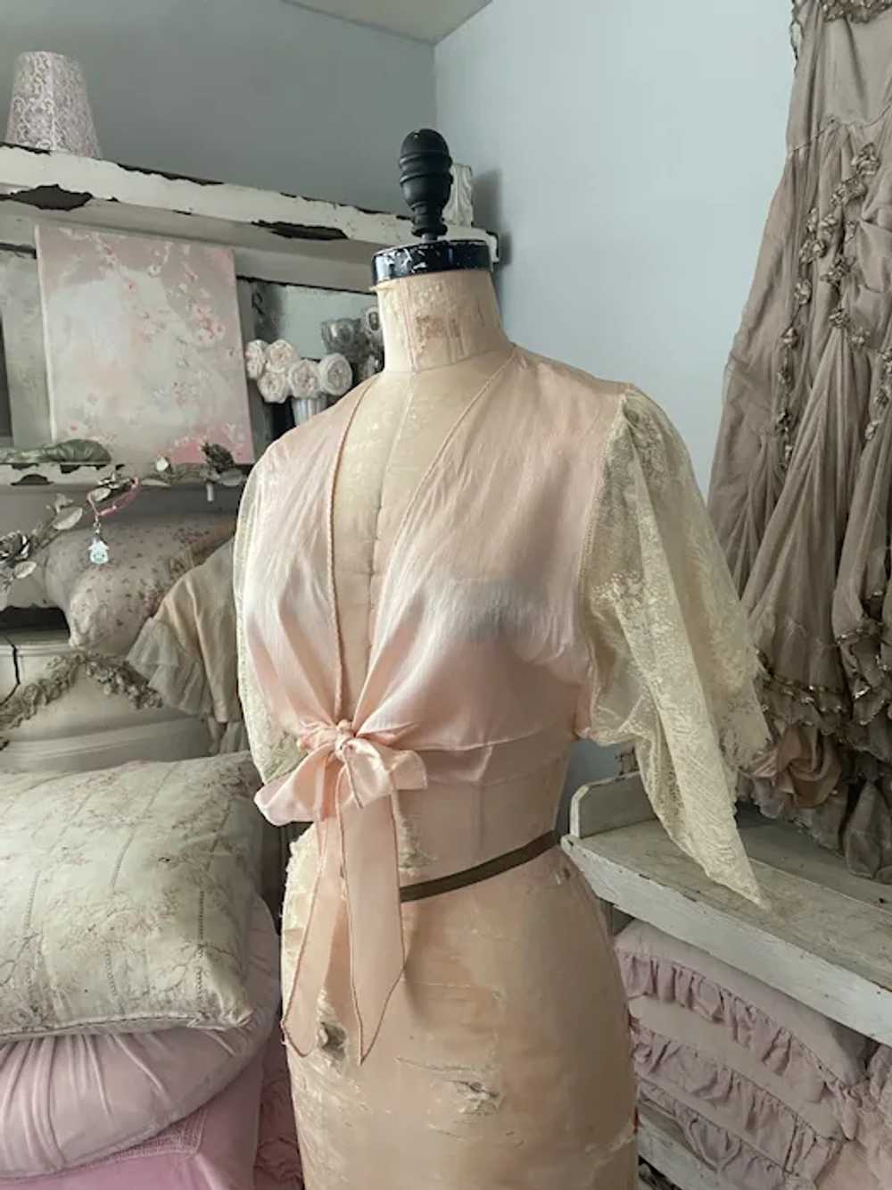 **** Vintage 1920-30 Pink Silk Lace Flutter Sleev… - image 2