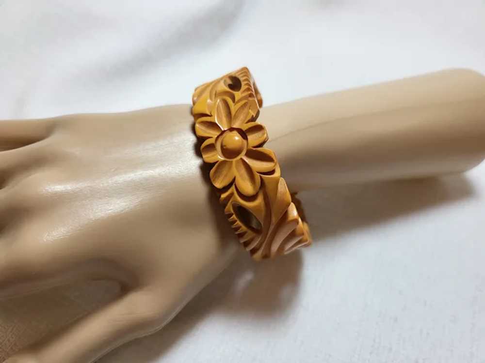 1930's Deeply Carved Pierced Butterscotch Bakelit… - image 2