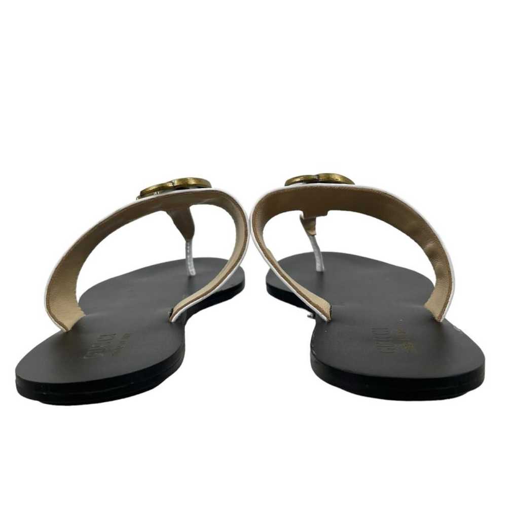 Gucci Double G leather sandal - image 5