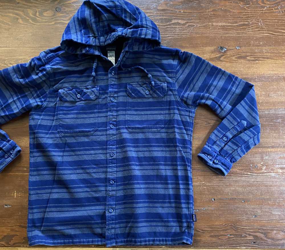 Flannel × Patagonia Patagonia Striped Hoodie Long… - image 1