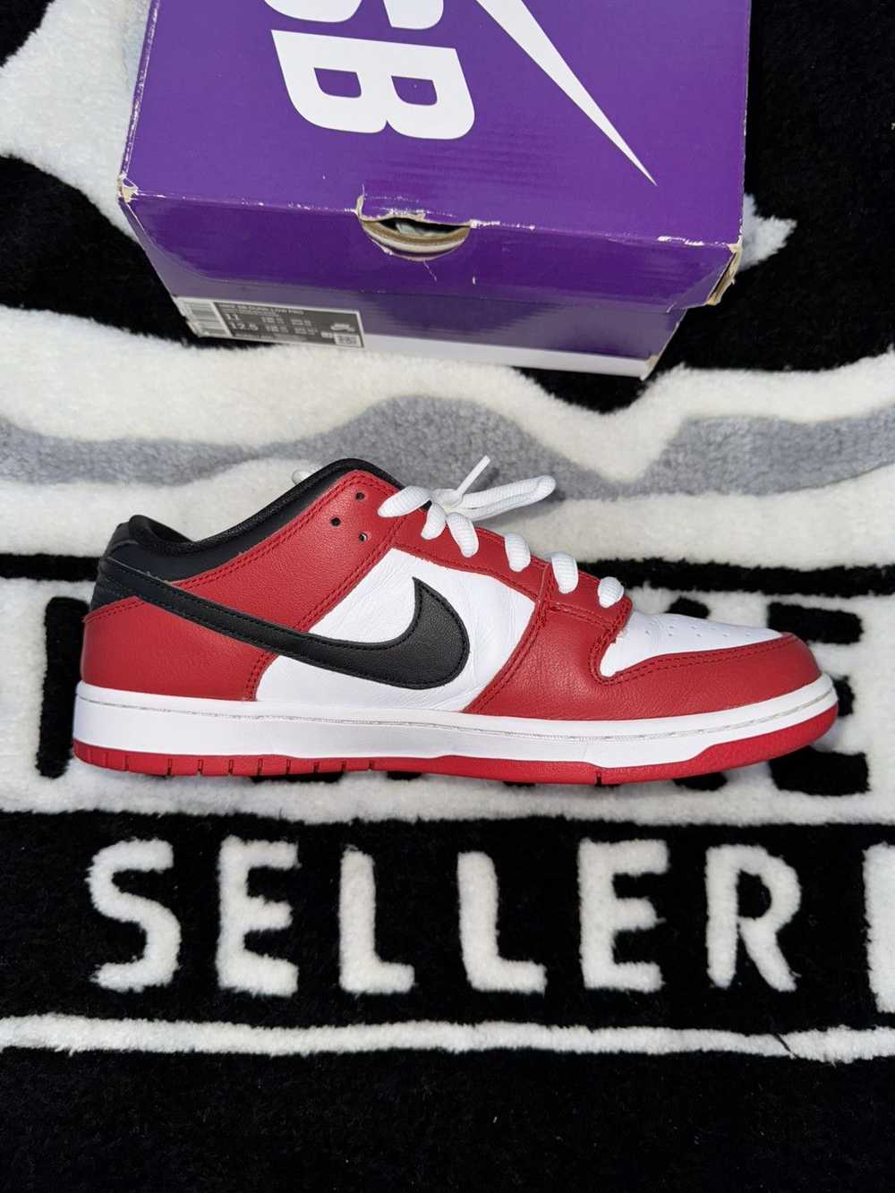 Nike Nike Dunk SB Chicago 2020 (Size 11) - image 6