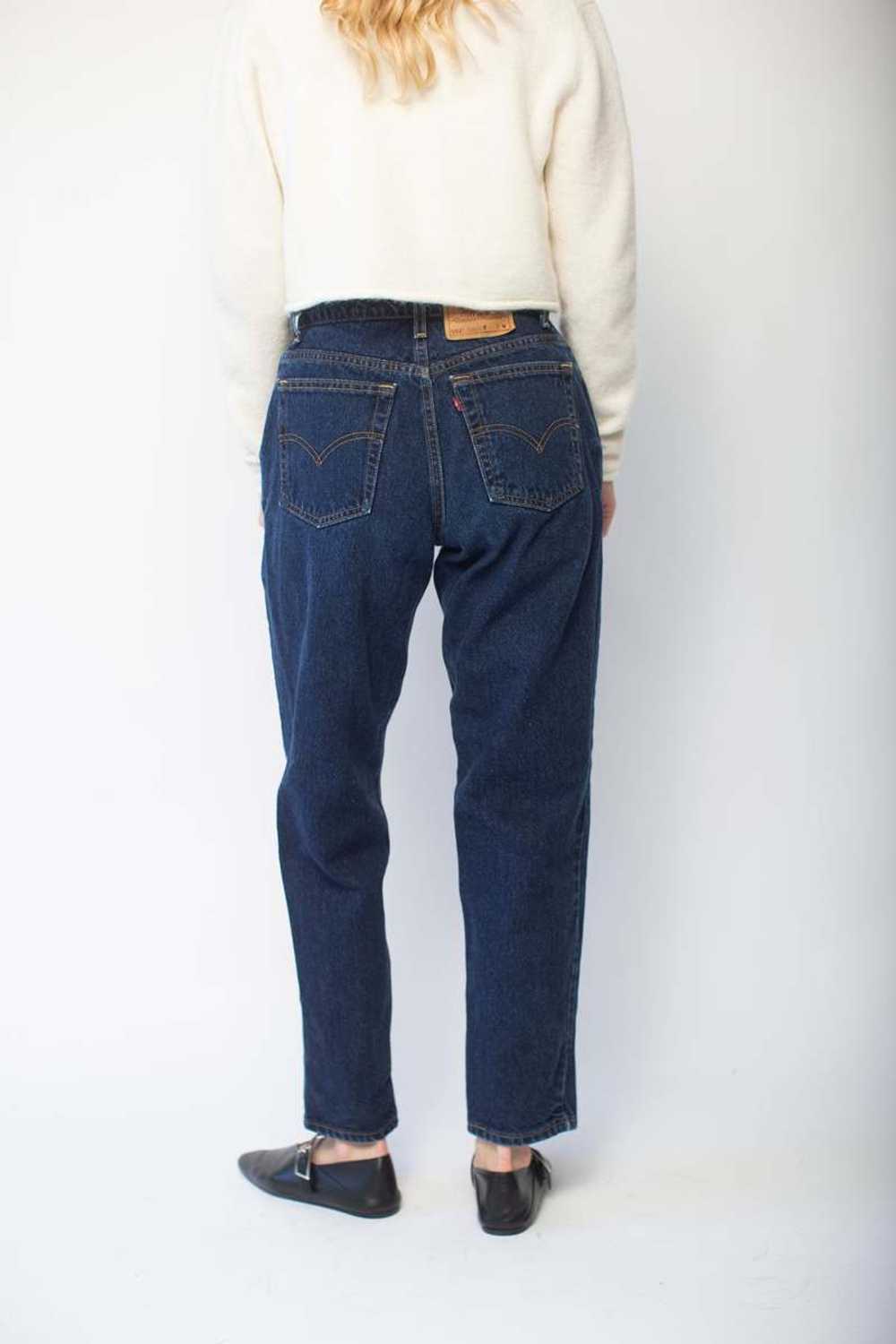 Vintage High Rise Levis 551 - Blue - image 5