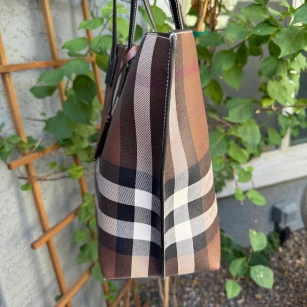 Burberry Leather tote - image 5