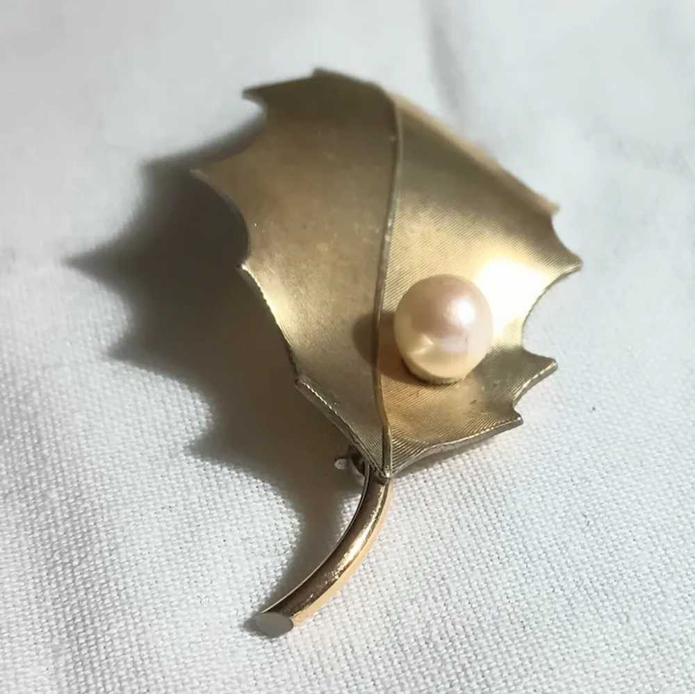 Krementz leaf brooch cultured pearl 14k gold over… - image 2