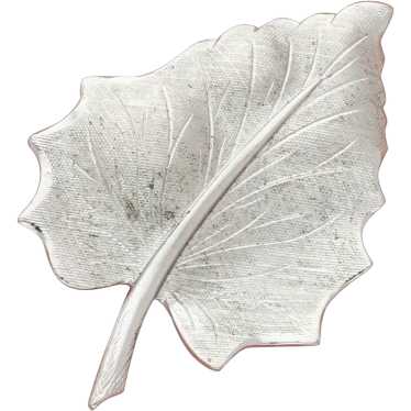 Beau Sterling Silver Vintage Leaf Brooch