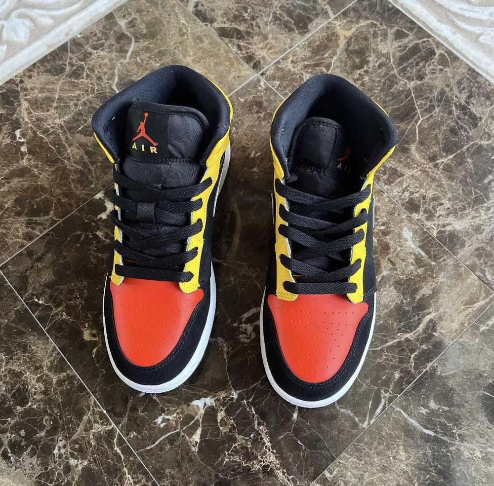 Jordan Brand Air Jordan 1 Mid SE GS “Amarillo Tea… - image 3