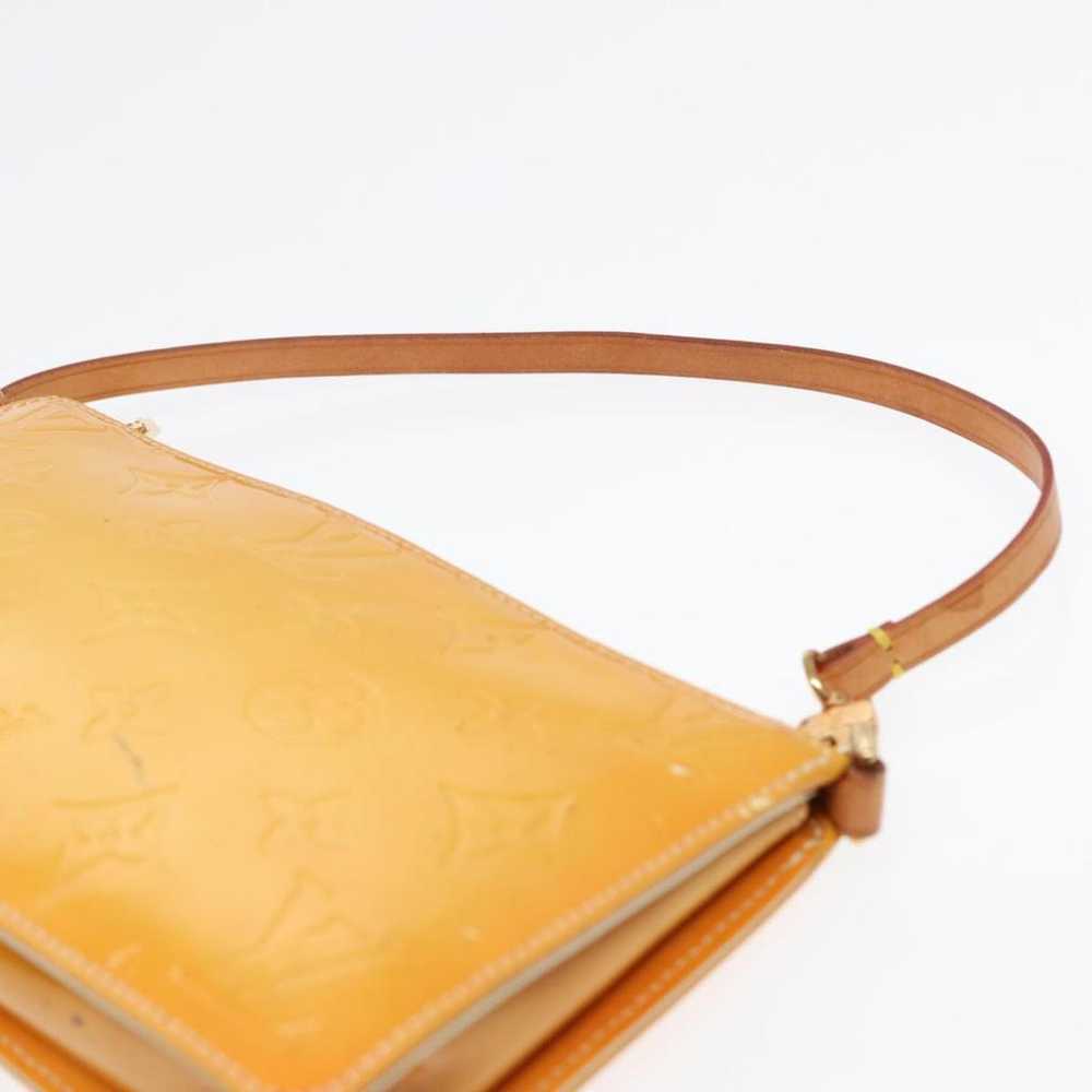 Louis Vuitton Lexington patent leather clutch bag - image 9