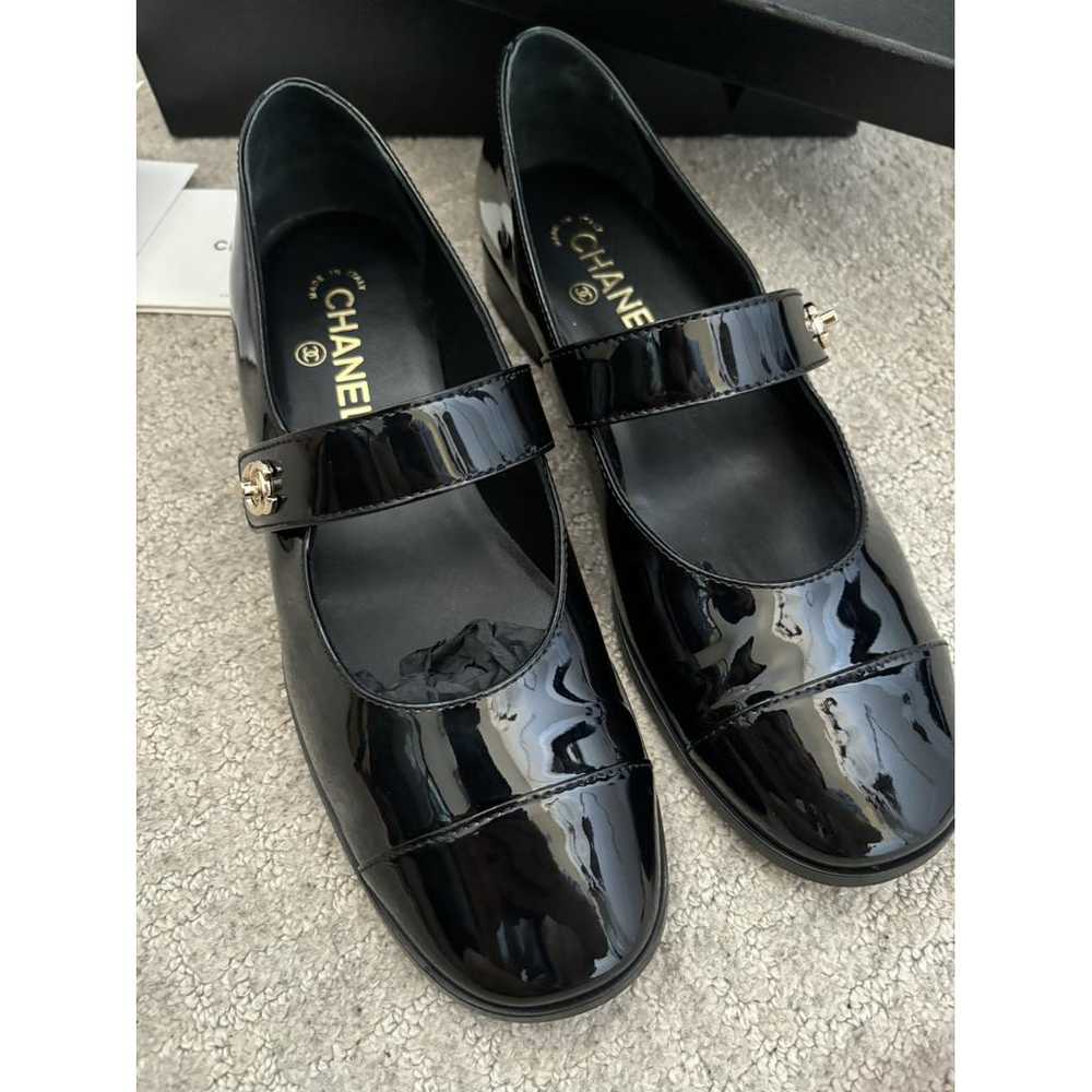 Chanel Mary Janes patent leather ballet flats - image 3