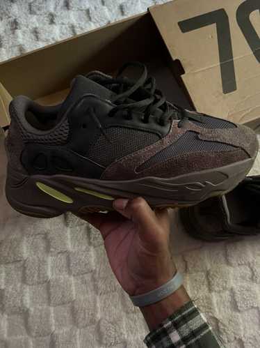 Adidas × Yeezy Season Yeezy 700 boost mauve