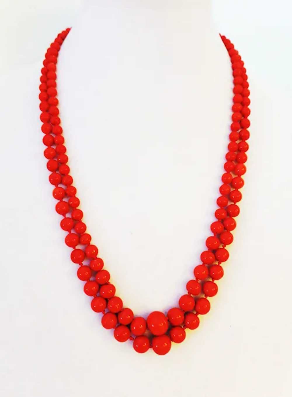 26" Deep Red Coral Hand Knotted Graduated Bead Ne… - image 4