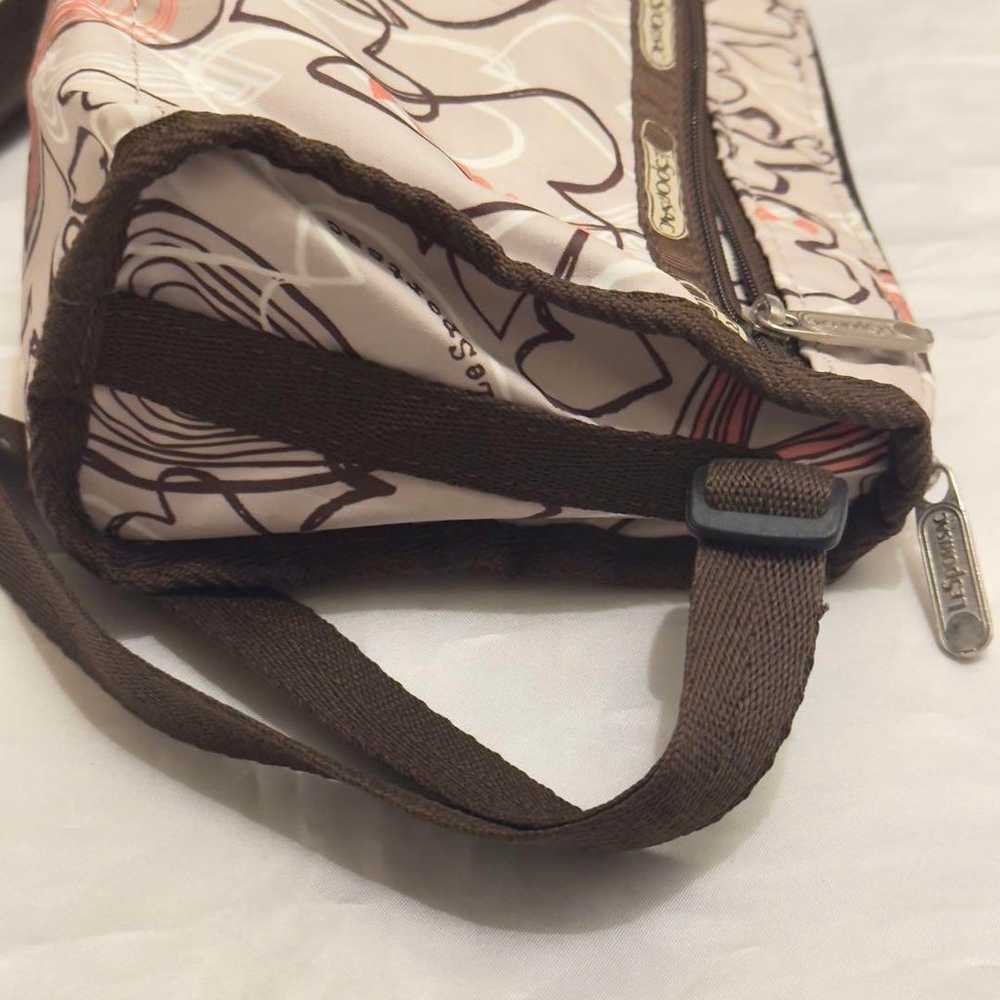 LeSportsac shoulder bag in gray beige with heart … - image 8