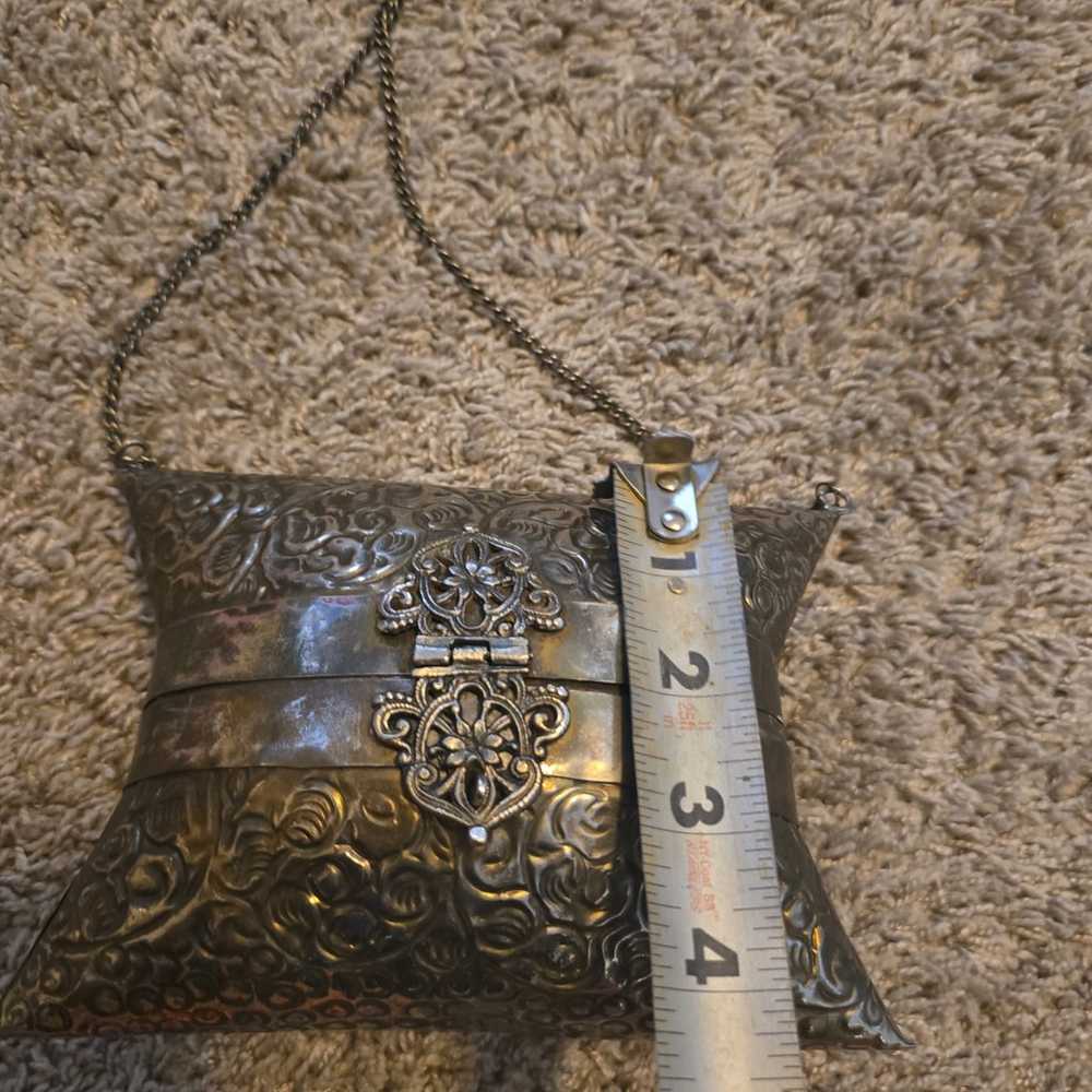 Vintage metal pillow purse - image 7