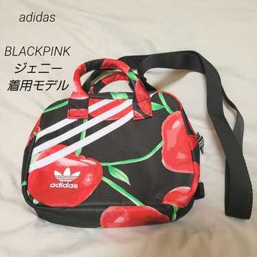 BLACKPINK's Jennie wearing the adidas bag model.