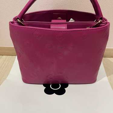 Mallequwa Pink Handbag, Like New - image 1