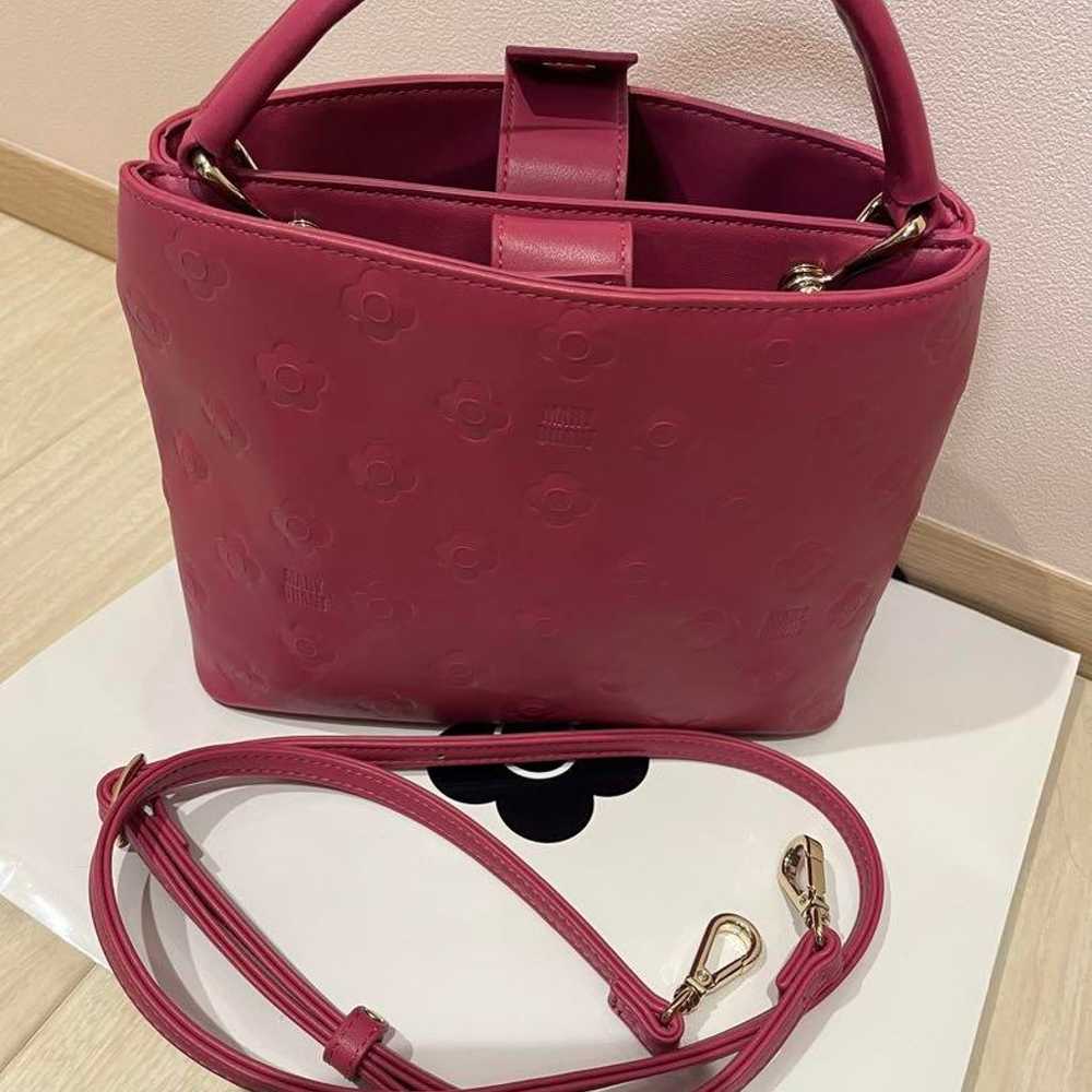 Mallequwa Pink Handbag, Like New - image 5