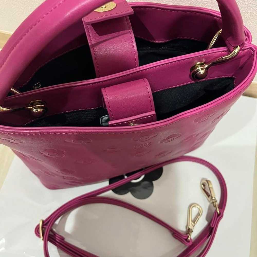 Mallequwa Pink Handbag, Like New - image 6