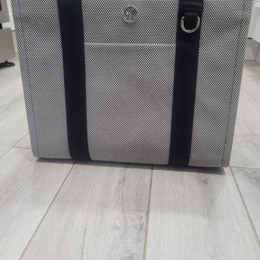 Lululemon 10L two tone tote bag black white - image 1