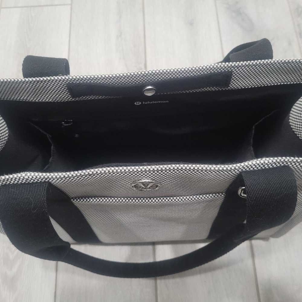 Lululemon 10L two tone tote bag black white - image 4