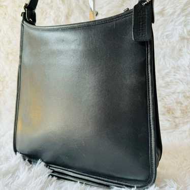 Beautiful condition, Old Coach shoulder bag, made… - image 1